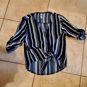 Tie front blouse NWOT